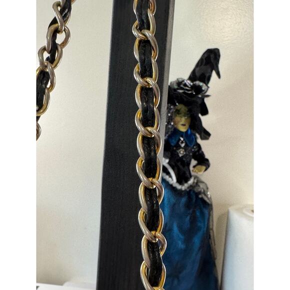 Chanel vintage double flap bag with chain shoulder bag.  Black - Picture 5 of 16